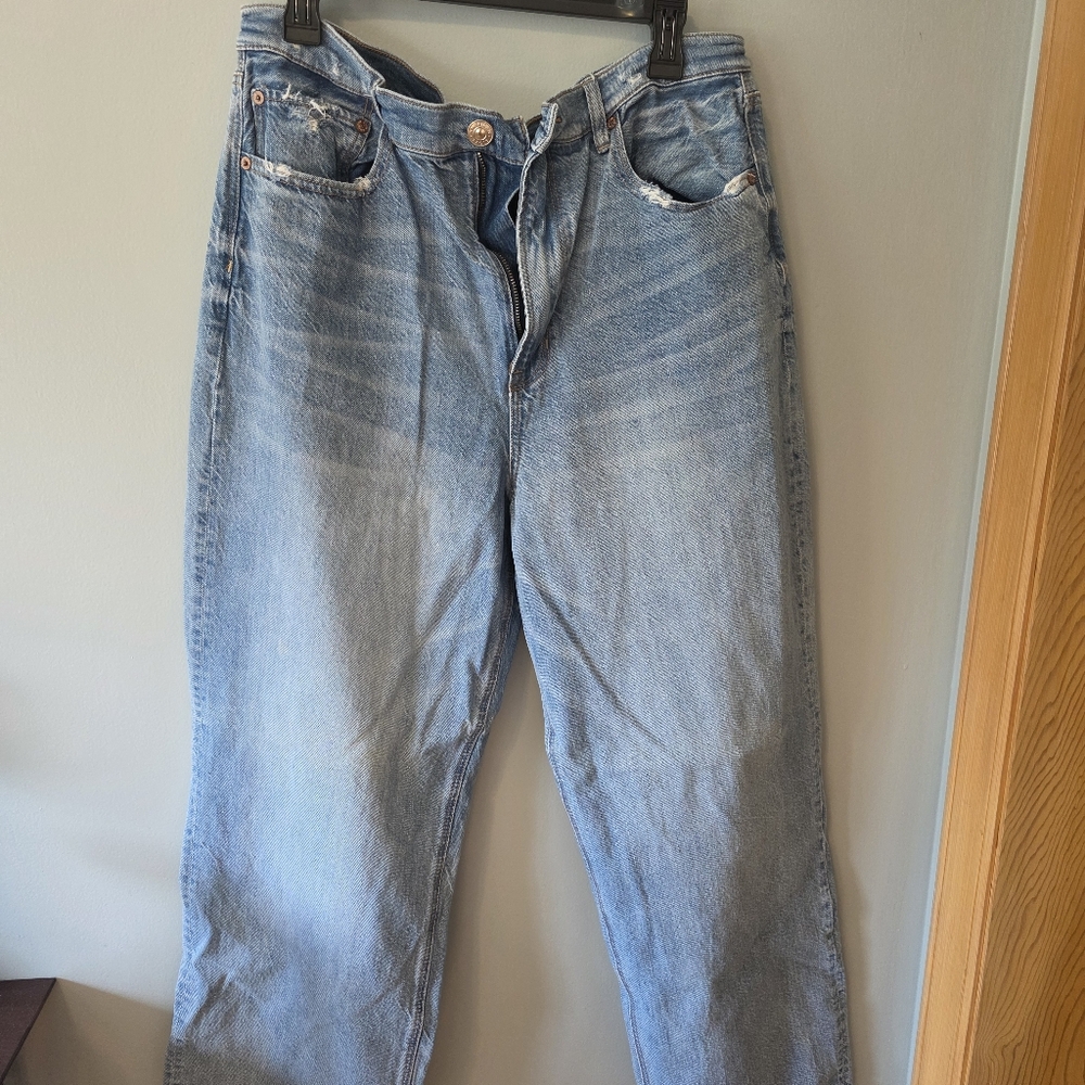 American Eagle Light Blue Denim Jeans